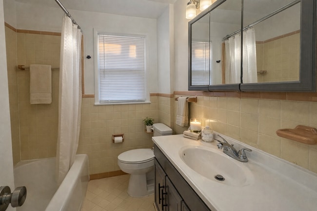 Building Photo - 2353 Oxford Way