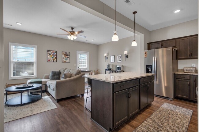 Building Photo - Pet Friendly Two Bedroom!