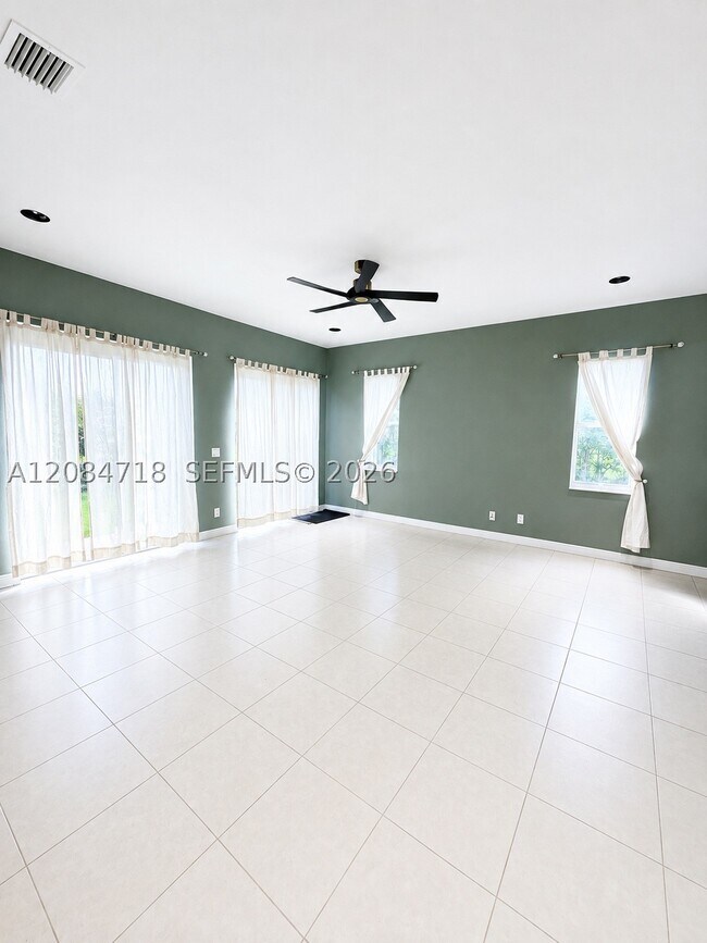 Building Photo - 14044 SW 54th St