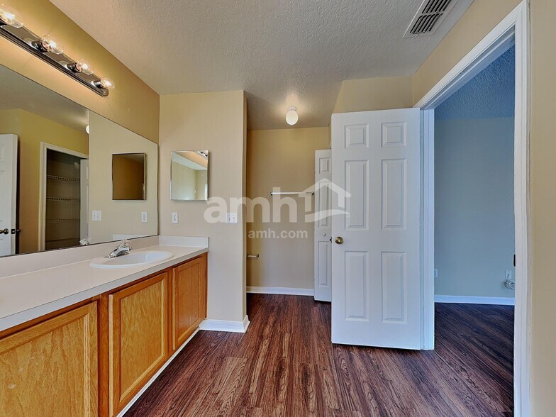 Building Photo - 14610 Rockledge Grove Ct