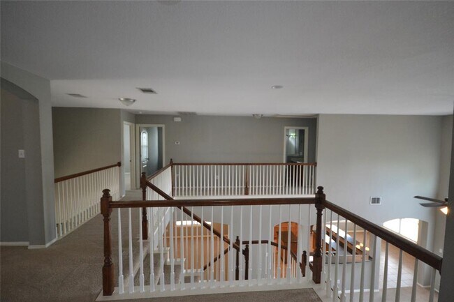 Building Photo - 1705 Lions Den
