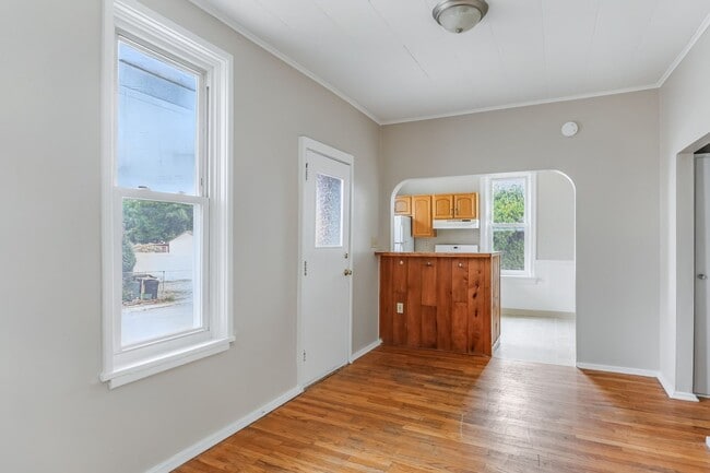 Building Photo - 404-406 Hummel Ave