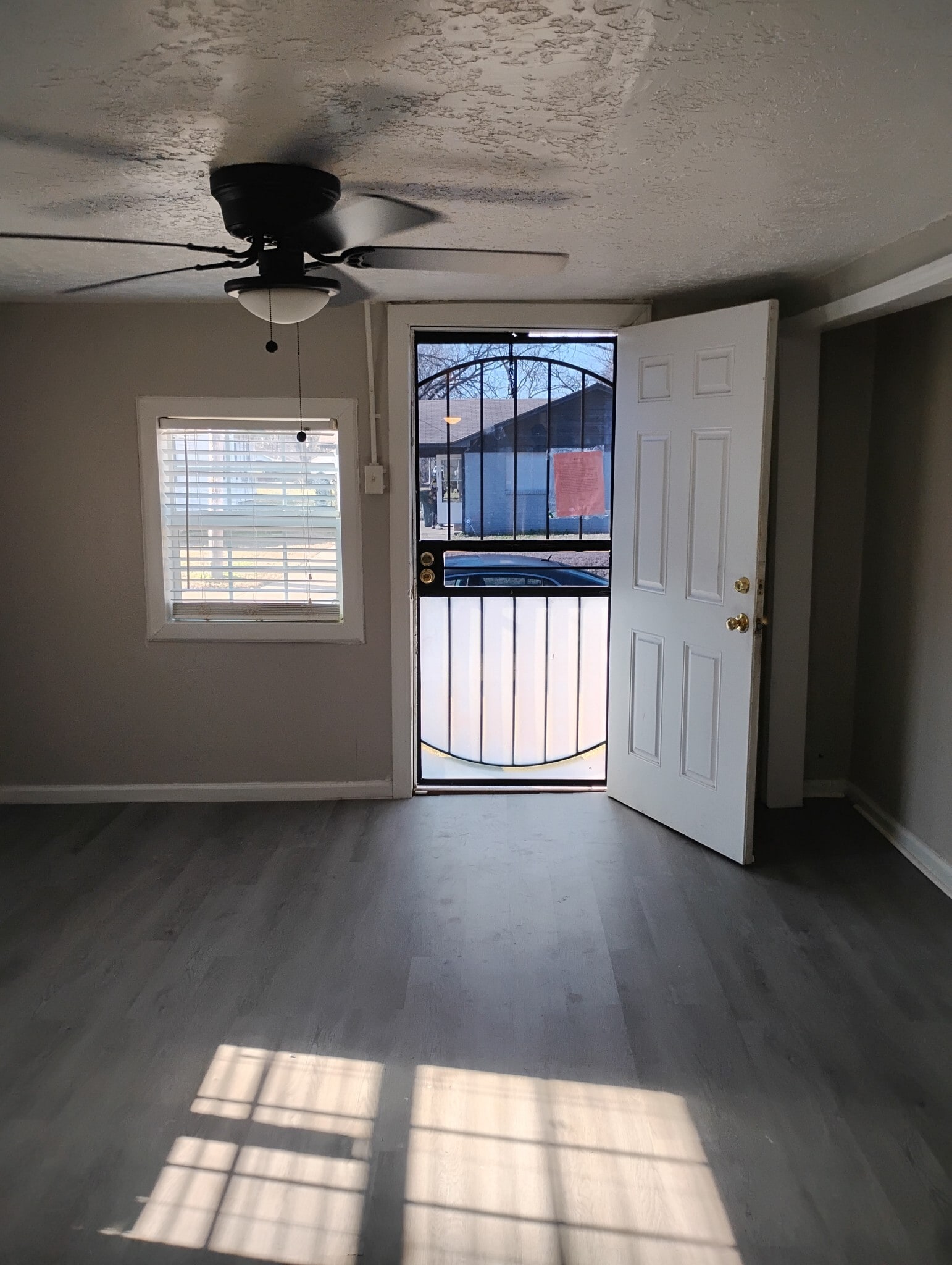 Building Photo - 1112 S Lilly St