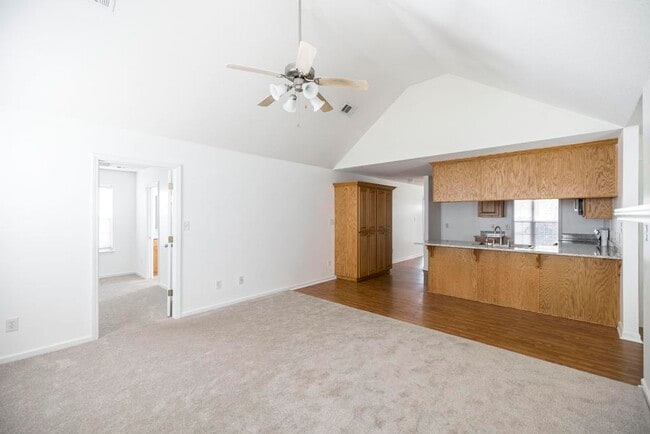 Building Photo - 205 Wembley Dr