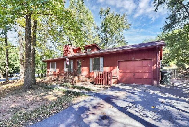 Building Photo - 3BD/2BA Ranch Home in Concord!