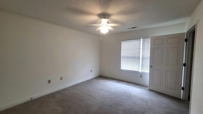Building Photo - Coming Soon! Spacious Two Bedroom 1.5 Bath...