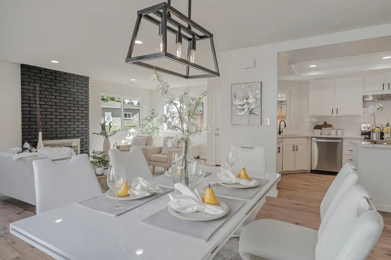 Building Photo - 7675 Sunset Ave