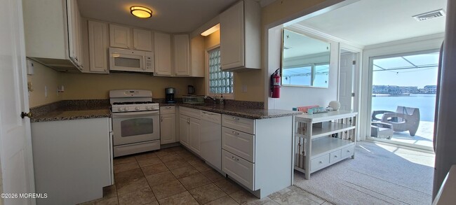 Building Photo - 259 Joseph St