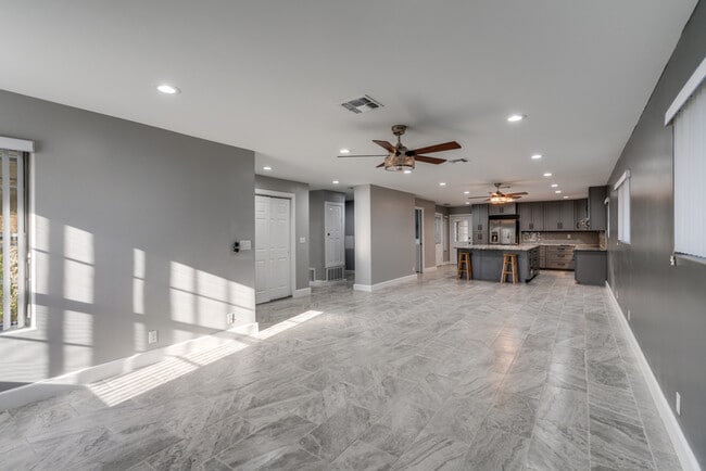 Building Photo - 406 Sea Willow Dr