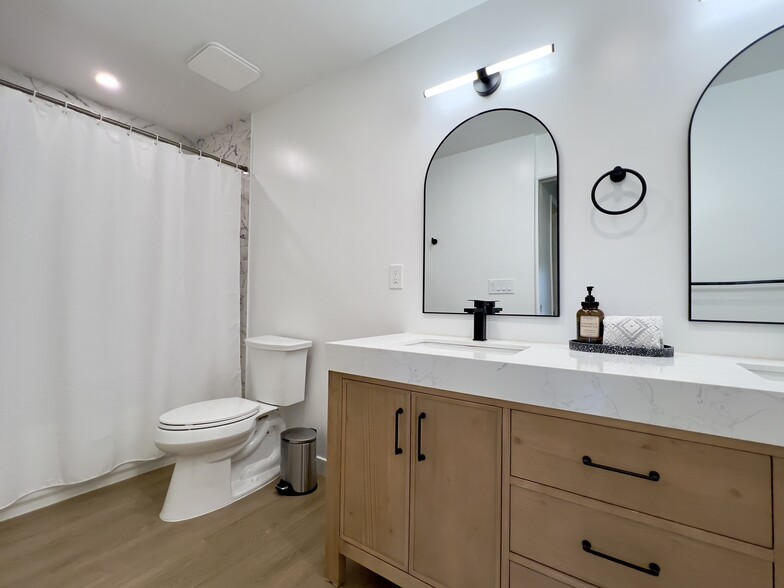 master bathroom - 1339 26th St
