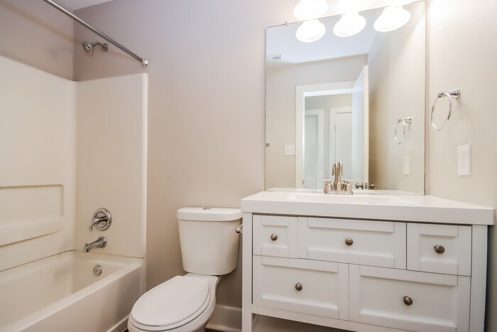 Building Photo - 21928 New Forest