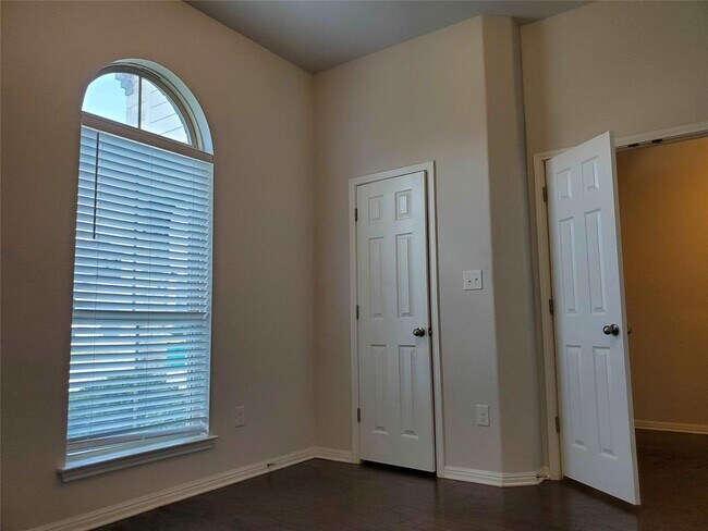 Building Photo - 13505 Mariscan St