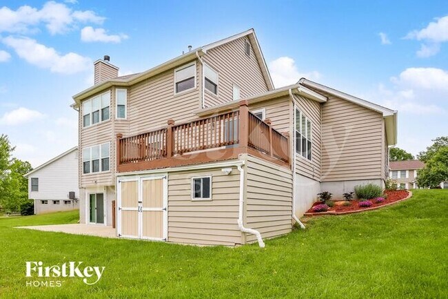 Building Photo - 5 Shady Moss Ct