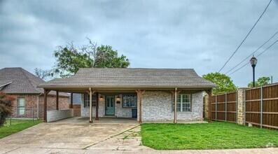 Building Photo - 315 E Avenue F