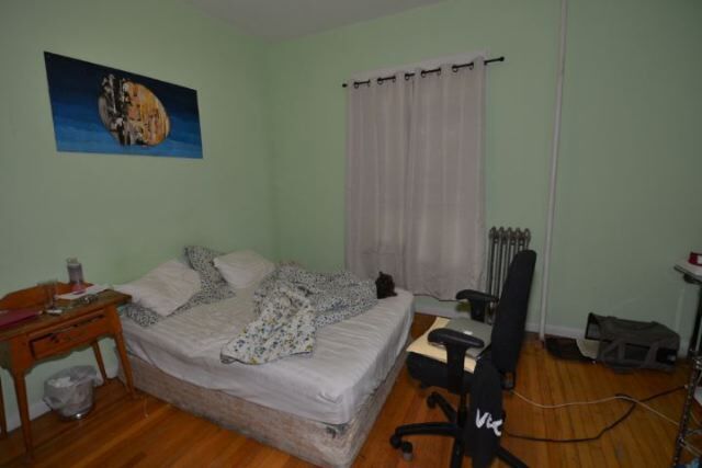 Building Photo - 917W W Waveland Ave