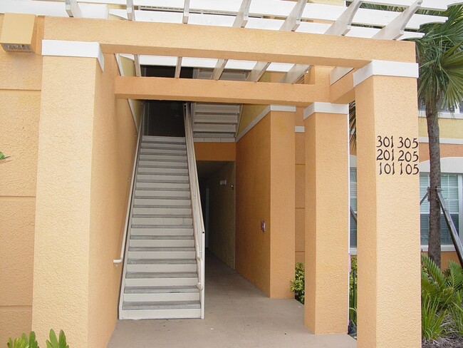 Building Photo - 6265 Contessa Dr