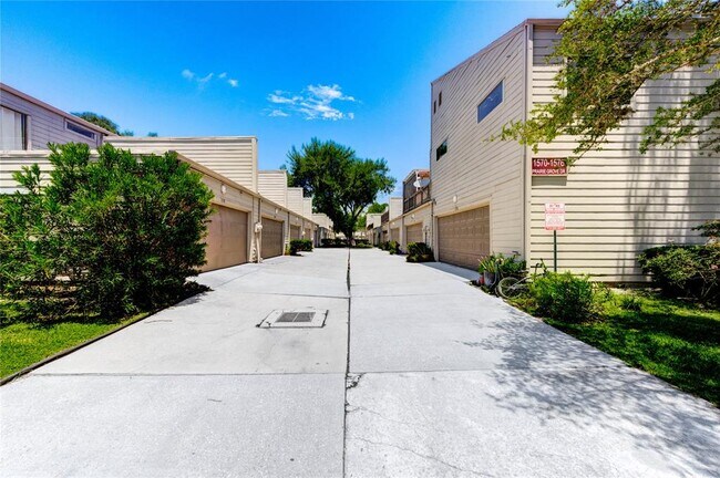 Building Photo - 1572 Prairie Grove Dr