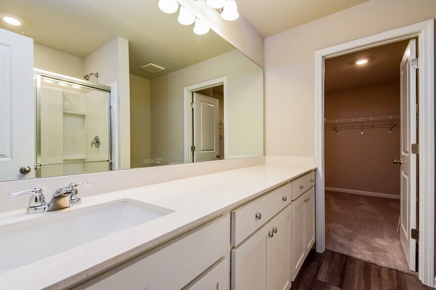 Building Photo - 526 Knightsbridge Ln