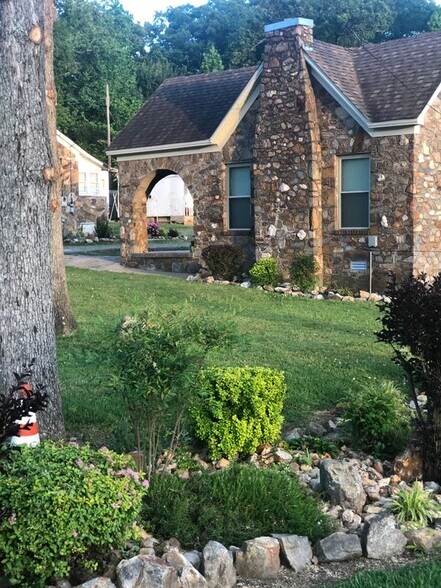 Primary Photo - 9001 Colonel Glenn Rd