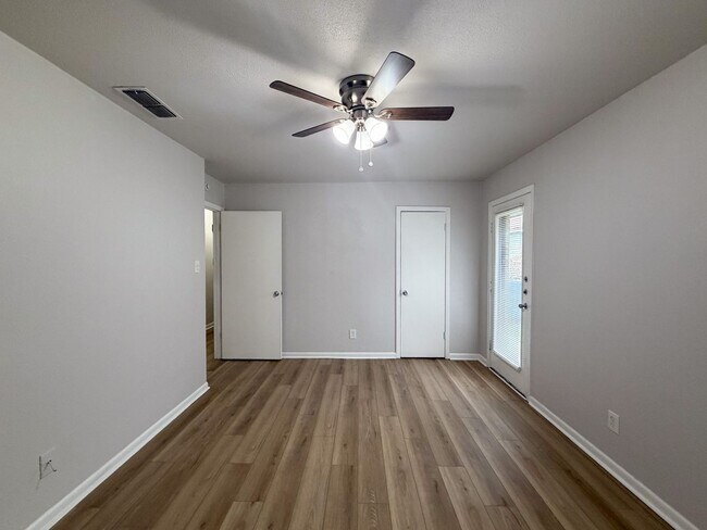 Building Photo - 200 N 23rd St