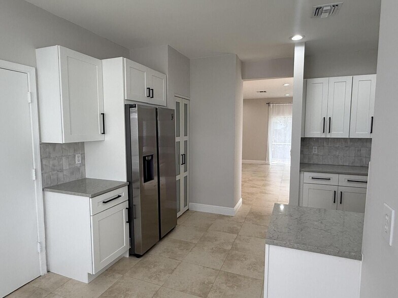 Building Photo - 7218 Panache Way