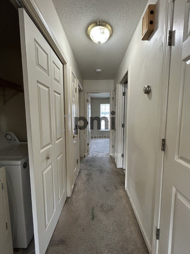 Building Photo - 1306 Arthur Ave