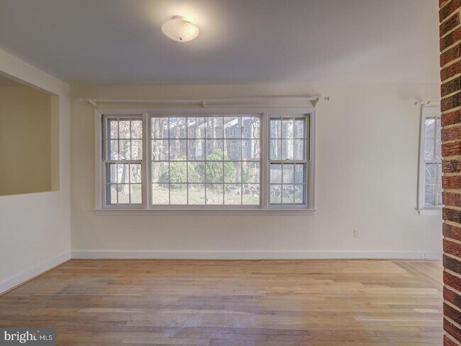 Building Photo - 31 Fort Williams Pkwy