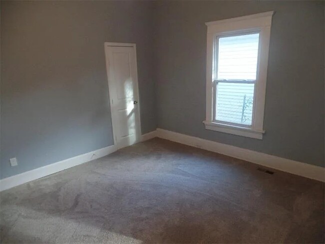 Front Bedroom - 1280 Hartford Ave SW