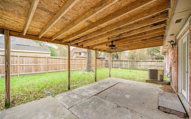 Building Photo - 16830 Scenic Gardens Dr