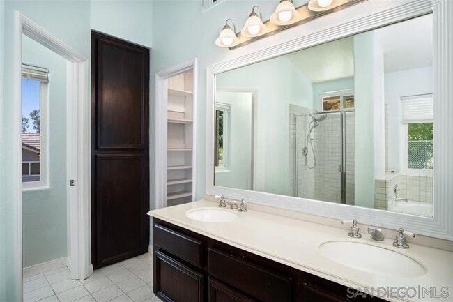 Building Photo - 3251 Celinda Dr