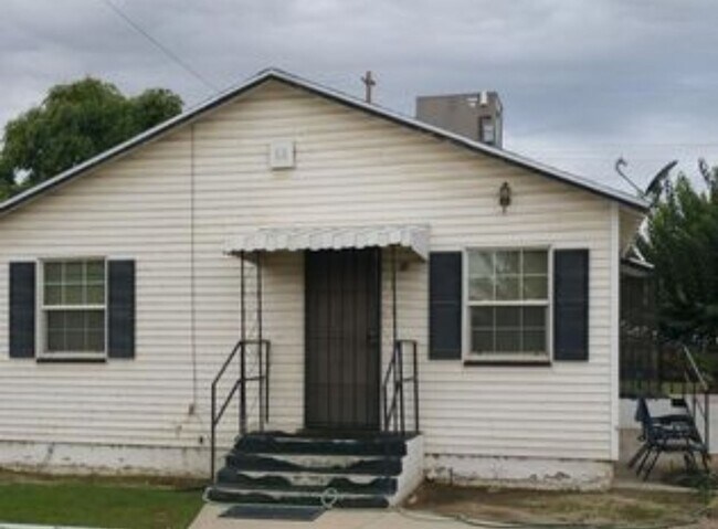 Building Photo - Cozy Home For Rent