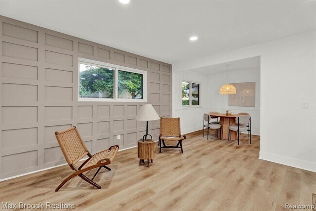 Building Photo - 7011 White Pine Dr