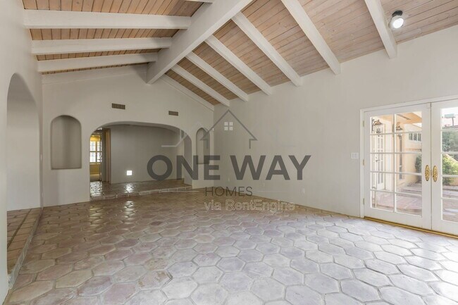 Building Photo - 49 Biltmore Estates Dr