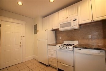 Building Photo - 39 Hemenway St