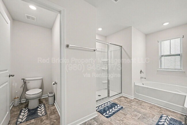 Building Photo - 10749 Adair Wds Dr