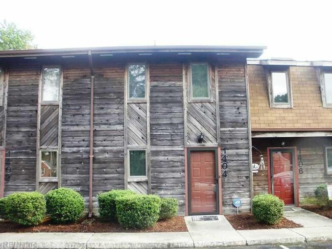 Primary Photo - 2 BED / 1.5 BATH CONDO