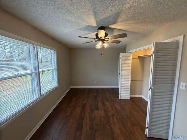 Building Photo - 16519 Market St