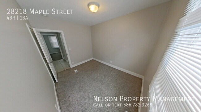 Building Photo - 28218 Maple St