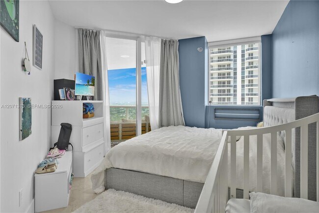 Building Photo - 4775 Collins Ave