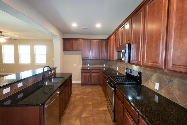 Building Photo - 1078 Sussex Way