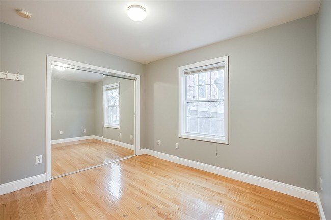 Building Photo - 115 Webster Ave