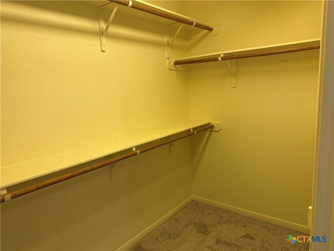Building Photo - 5811 Alexandria Dr