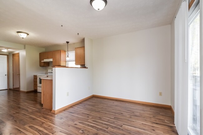 Building Photo - 2048 Cameron Crossing