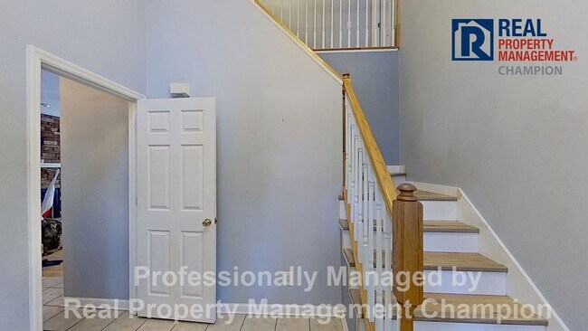 Primary Photo - Spacious Home w/Community Access to Intra-...