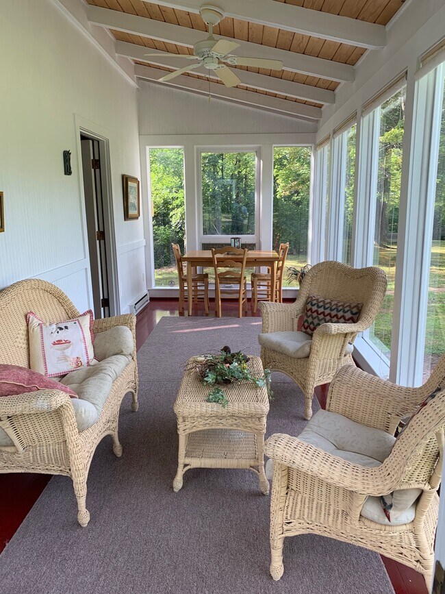 Building Photo - 3207 Carpenter Rd