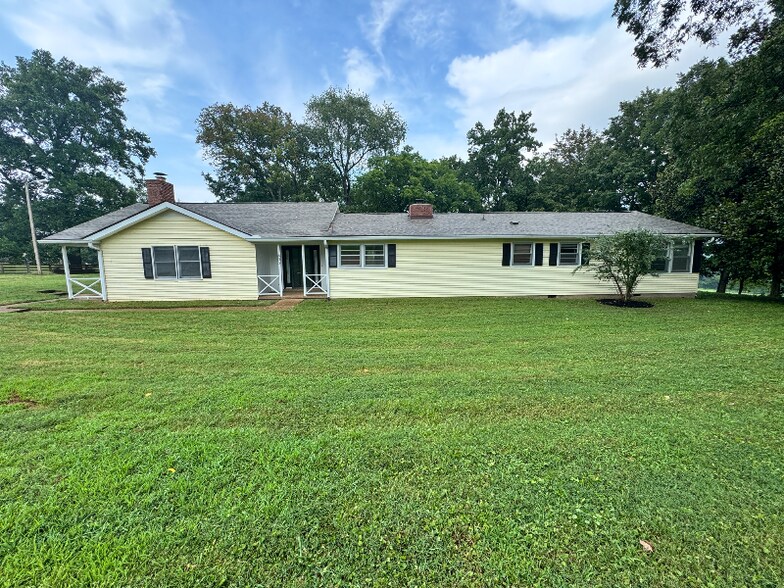 Primary Photo - 432 Menees Ln