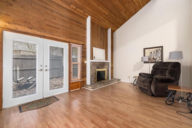 Building Photo - 115 Beechnut St