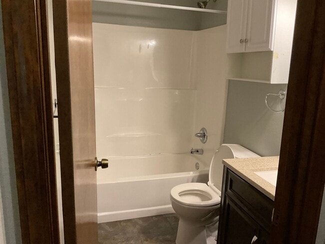 Building Photo - 402 E Jefferson St