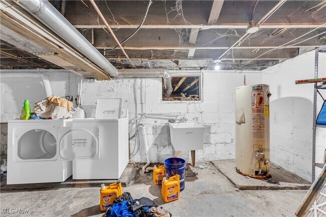 Building Photo - 13437 Kirton Ave
