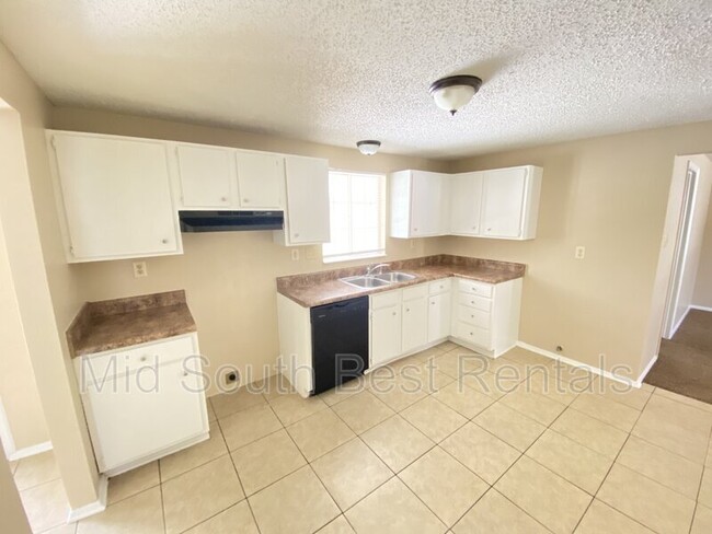 Building Photo - 7425 Doncaster Ln (Southeast)